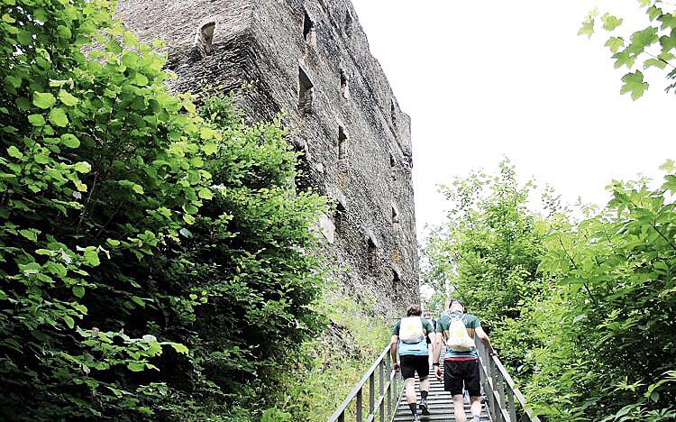 Burgruine am 1. VP (c) Hunsbuckel Trail via Facebook